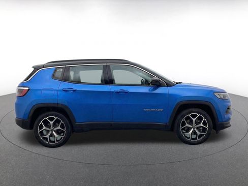 Used 2025 Jeep Compass Limited AWD/4WD image 10