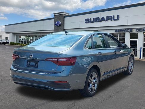Used 2023 Volkswagen Jetta SE w/ Panoramic Sunroof Package FWD image 7