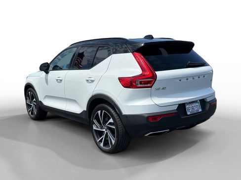 Used 2019 Volvo XC40 T5 R-Design AWD/4WD image 3