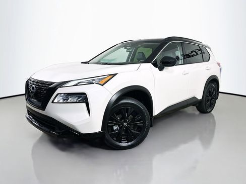 Used 2023 Nissan Rogue SV w/ SV Premium B Package image 3