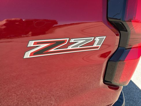 Used 2026 Chevrolet Colorado Z71 w/ Technology Package AWD/4WD image 10