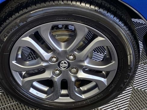 Used 2019 Toyota Yaris LE FWD image 27