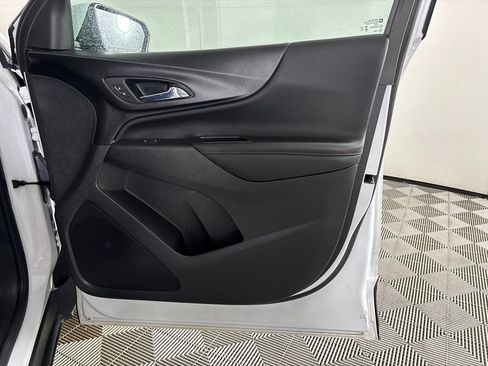 Used 2024 Chevrolet Equinox RS FWD image 29