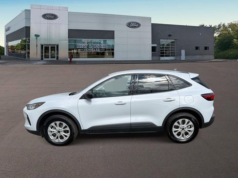 Used 2025 Ford Escape Active AWD/4WD image 7