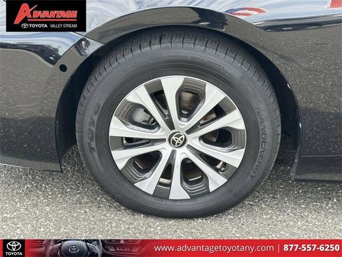 Certified 2022 Toyota Prius XLE image 11