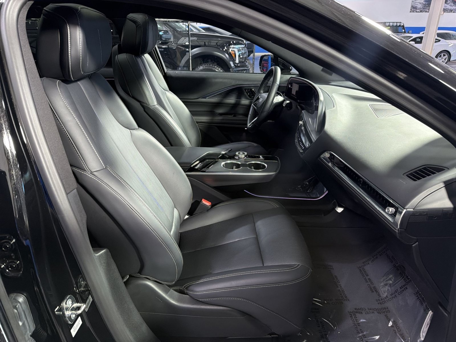 Used 2024 Cadillac Lyriq Luxury AWD/4WD image 22