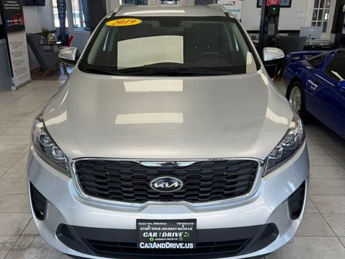 Used 2019 Kia Sorento LX w/ LX Convenience Package image 2