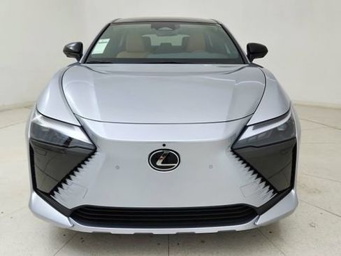 Used 2025 Lexus RZ 300e w/ Cold Area Package image 2