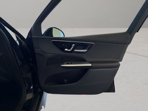 Used 2025 Mercedes-Benz GLC 43 AMG 4MATIC image 36