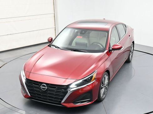 Used 2024 Nissan Altima 2.5 SL FWD image 35