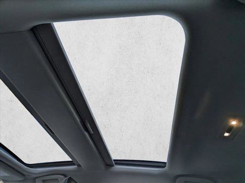 Used 2024 Toyota Prius Prime XSE image 21