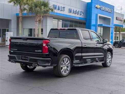 Used 2024 Chevrolet Silverado 1500 High Country w/ High Country Premium Package AWD/4WD image 6