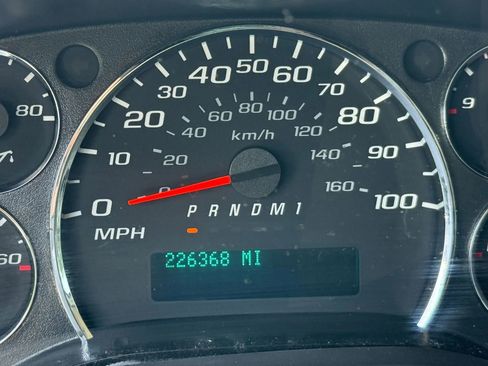 Used 2013 Chevrolet Express 2500 RWD image 14
