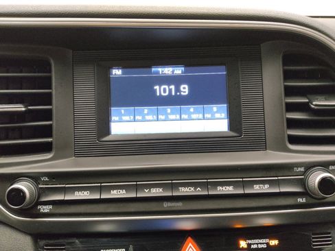 Used 2020 Hyundai Elantra SE w/ Cargo Package (C1) FWD image 25