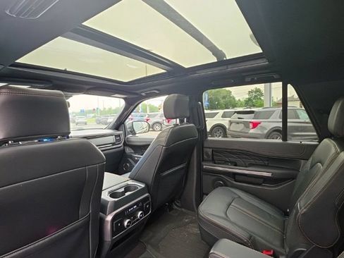 Used 2024 Ford Expedition Max Platinum AWD/4WD image 18