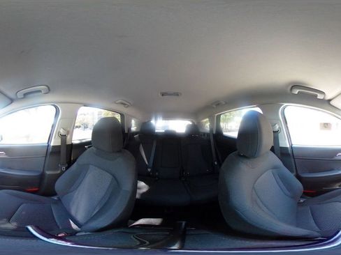 Used 2025 Kia Sportage LX image 39