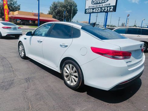 Used 2016 Kia Optima EX w/ Premium Package FWD image 2