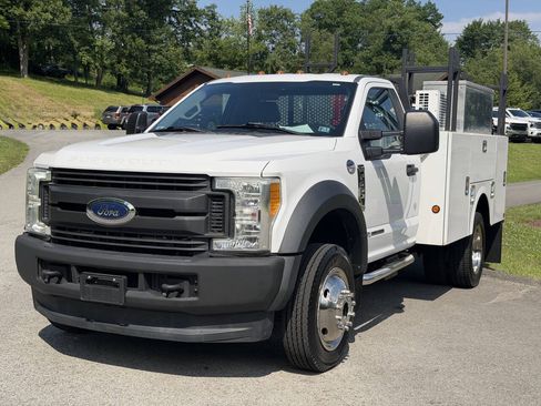 Used 2017 Ford F550 4x4 Regular Cab Super Duty image 2