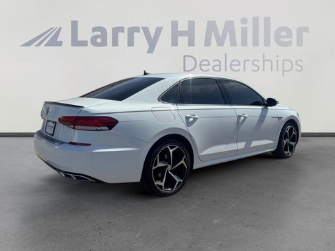 Used 2022 Volkswagen Passat 2.0T R-Line FWD image 5