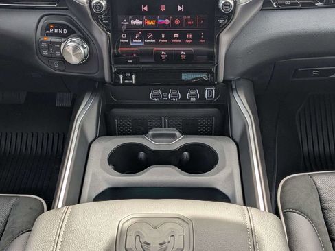 New 2026 RAM 1500 Laramie AWD/4WD image 19