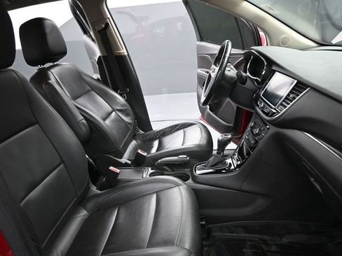 Used 2019 Buick Encore Essence image 23