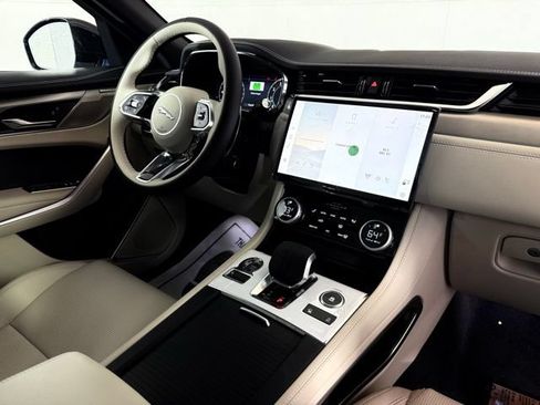 Certified 2026 Jaguar F-PACE R-Dynamic S AWD/4WD image 45