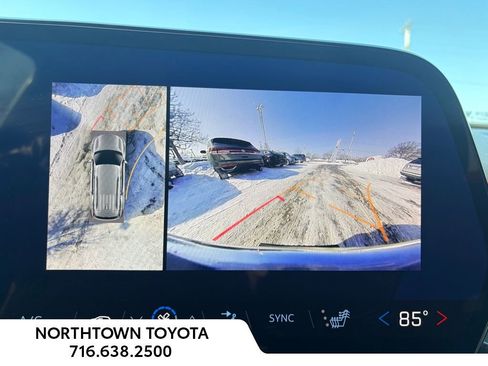 Used 2024 Chevrolet Traverse LT image 15