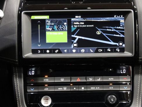 Used 2019 Jaguar F-PACE S image 59