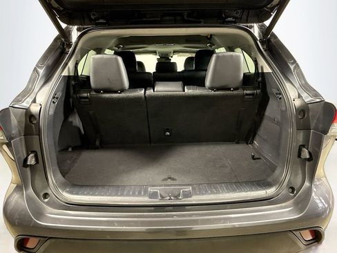 Certified 2020 Toyota Highlander XLE image 28