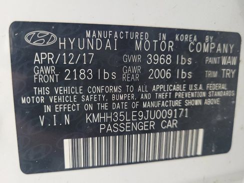 Used 2018 Hyundai Elantra GT image 33