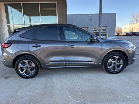 Certified 2024 Ford Escape ST-Line w/ Tech Pack #1 image 9
