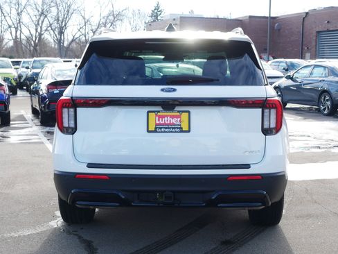 Used 2025 Ford Explorer ST-Line image 6