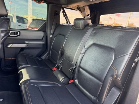 Used 2022 Ford Bronco Badlands image 14