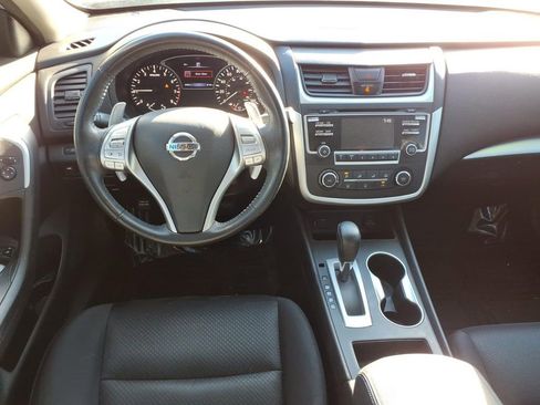 Used 2016 Nissan Altima 2.5 SR FWD image 9