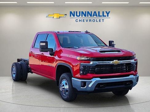 New 2026 Chevrolet Silverado 3500 LT AWD/4WD image 7