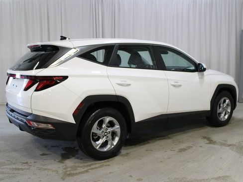 Used 2023 Hyundai Tucson SE image 6