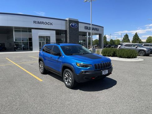 Used 2022 Jeep Cherokee Trailhawk w/ Comfort/Convenience Group AWD/4WD image 12