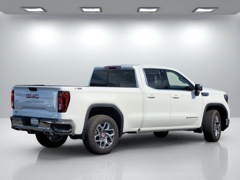 Used 2026 GMC Sierra 1500 SLE AWD/4WD image 4