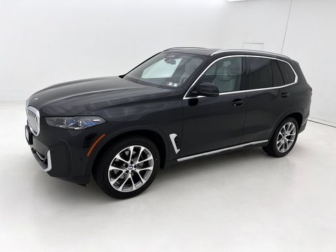 Used 2024 BMW X5 xDrive40i w/ Premium Package AWD/4WD image 5