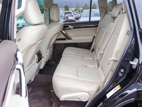 Used 2018 Lexus GX 460 Premium w/ Premium Package AWD/4WD image 20