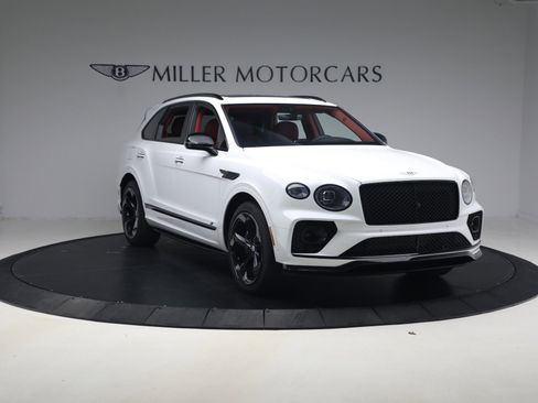 Used 2023 Bentley Bentayga AWD/4WD image 11