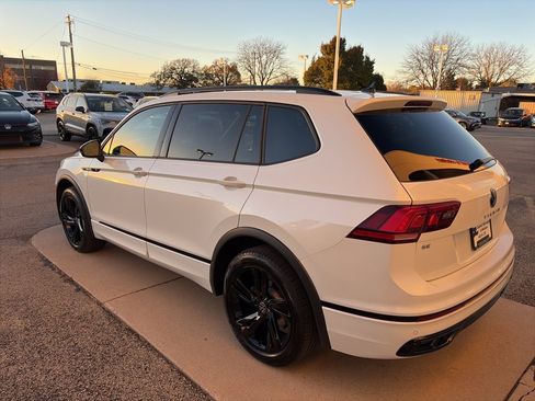 Certified 2024 Volkswagen Tiguan SE R-Line image 6