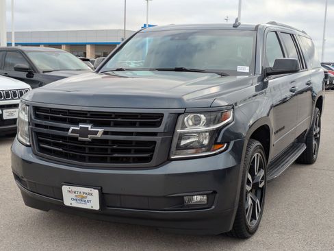 Used 2019 Chevrolet Suburban Premier image 7
