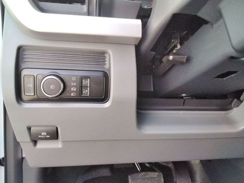 New 2025 Ford F550 2WD Regular Cab Super Duty w/ XL Chrome Package image 7