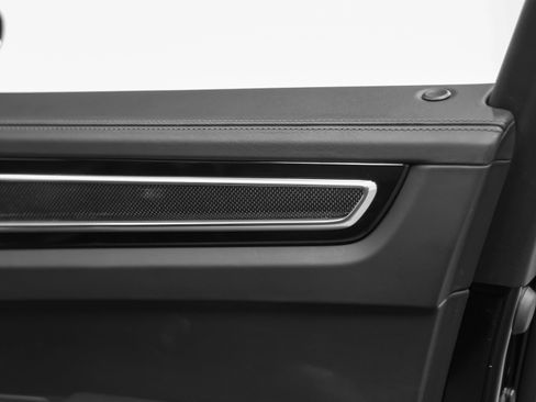 Certified 2021 Porsche Cayenne Turbo image 30