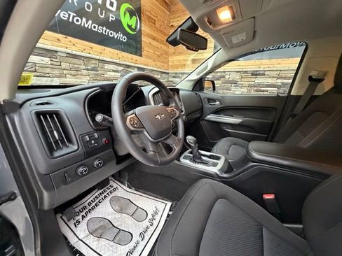 Used 2022 Chevrolet Colorado LT w/ LT Convenience Package AWD/4WD image 11