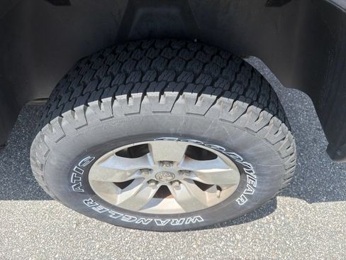 Used 2019 RAM 1500 Classic SLT AWD/4WD image 9