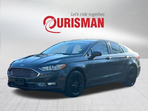 Used 2020 Ford Fusion SE w/ Equipment Group 151A image 2