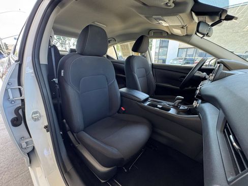 Used 2025 Nissan Sentra S FWD image 34