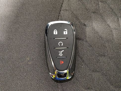 Used 2018 Chevrolet Equinox LT image 32